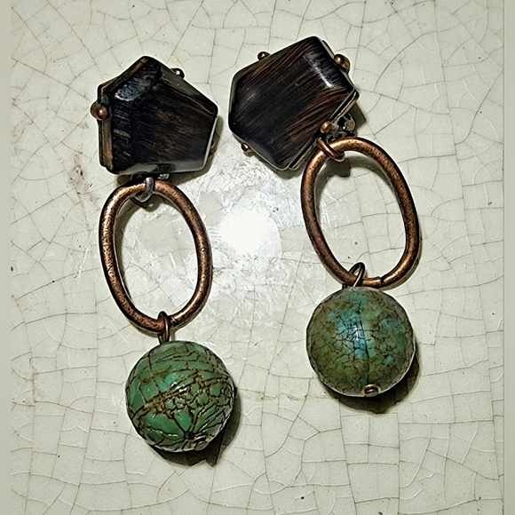 Modernist Irregular natural design browns and turquoise green clip on earrings - Picture 2 of 7